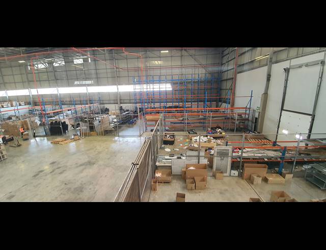 8,291M² WAREHOUSE TO LET IN WATERFALL